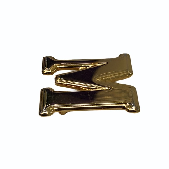 VINTAGE GOLD TONE "M" BLOCK LETTER BROOCH - Picture 6 of 14